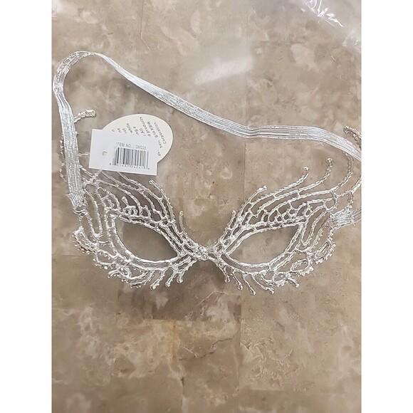 Rhinestone Masquerade  Eye/face Mask - Picture 4 of 4